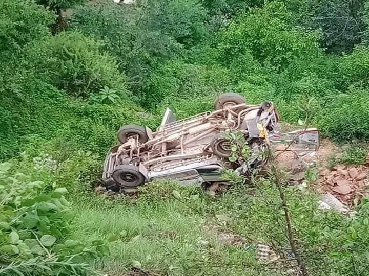 सीएम त्रिवेंद्र सिंह रावत के खिलाफ हुई नारेबाजी, वाहन दुर्घटना में हताहत हुए बच्चों के परिजनों जताई नाराजगी