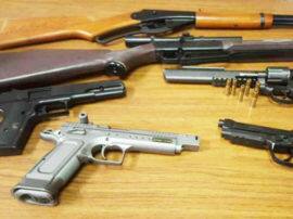 Gang busted in ghaziabad who issues Fake arms license गाजियाबाद: फर्जी शस्त्र लाइसेंस बनानेवाले गिरोह का पर्दाफाश, पुलिस ने पांच लोगों को किया गिरफ्तार