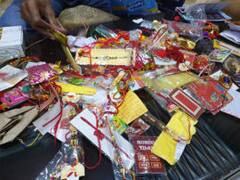 श्रीबांकेबिहारी के लिये आ रही हैं देश विदेश से राखियां, भाव विभोर करनेवाली चिट्ठियां