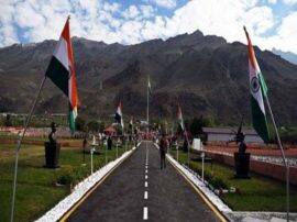 Landline services in 17 exchange restores in Kashmir कश्मीर घाटी के 17 एक्सचेंज में लैंडलाइन सेवाएं बहाल, मोबाइल-इंटरनेट सेवाएं भी जल्द शुरु होंगी