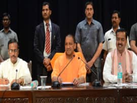 Uttar Pradesh CM Yogi adityanath cabinet reshuffle speculation after meeting with governor anandiben patel यूपी कैबिनेट में जल्द फेरबदल संभव, नए चेहरों को मिल सकती है जगह