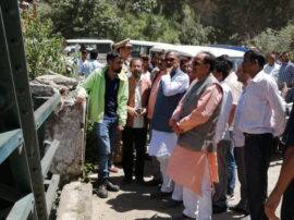 उत्तरकाशी: आपदा ग्रस्त क्षेत्र में बचाव और राहत कार्य जारी, अब तक 13 लोगों की मौत chief minister Trivendra singh rawat visit Uttarkashi उत्तरकाशी: आपदा ग्रस्त क्षेत्र में बचाव और राहत कार्य जारी, अब तक 13 लोगों की मौत