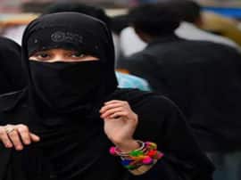 पत्नी चली गई बाजार तो बीच सड़क पर शौहर बोला 'तलाक-तलाक-तलाक', जान से मारने की दी धमकी husband give triple alaq to his wife in unnao पत्नी चली गई बाजार तो बीच सड़क पर शौहर बोला 'तलाक-तलाक-तलाक', जान से मारने की दी धमकी