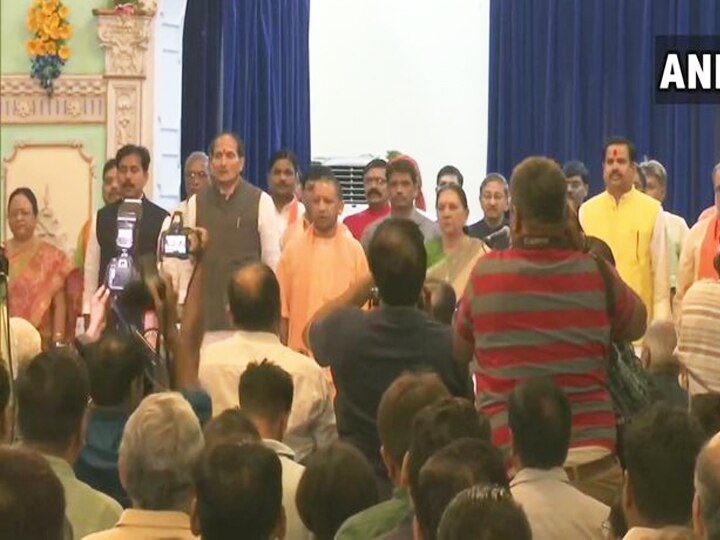 योगी कैबिनेट का पहला विस्तार, सुरेश राणा समेत 23 मंत्रियों ने ली शपथ; देखें लिस्ट UP CM yogi cabinet expansion including suresh rana 23 ministers take oath