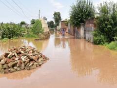 यमुना ने धारण किया विकराल रूप, नोएडा के 77 गांवों पर मंडराया बाढ़ का खतरा