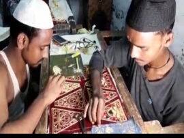 Muslim family of kashi prepare crown for Kanha गंगा-जमुनी तहजीब की मिसाल, काशी का मुस्लिम परिवार तैयार करता है कान्हा का मुकुट