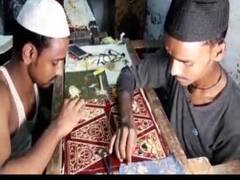 गंगा-जमुनी तहजीब की मिसाल, काशी का मुस्लिम परिवार तैयार करता है कान्हा का मुकुट