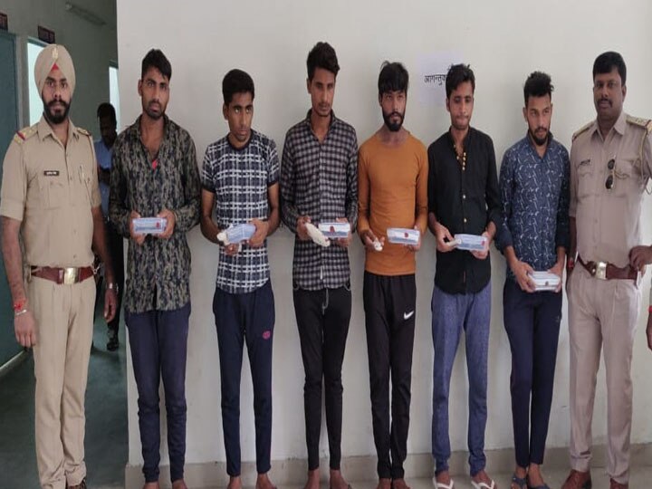 नोएडा पुलिस को मिली बड़ी कामयाबी, 6 बदमाशों को किया गिरफ्तार, लूट के 10 मोबाइल बरामद