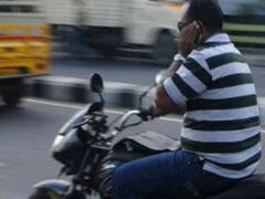 उत्तराखंड में वाहन चलाते समय मोबाइल पर बात करना पड़ेगा भारी, बरतें सावधानी