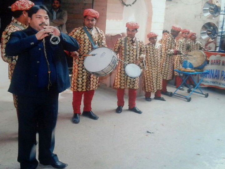 सवा सौ साल से कृष्ण जन्म की बधाइयां गाता आ रहा है ये मुस्लिम परिवार, पढ़ें- पूरी खबर