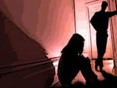 अश्लील वीडियो बना छह महीने तक नाबालिग से दुष्कर्म, मामला दर्ज