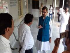 नोएडा: परिवहन मंत्री अचानक एआरटीओ दफ्तर पहुंचे, परिसर में गंदगी देख नाराज हुये