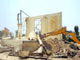 नोएडा प्राधिकरण की बड़ी कार्रवाई, अवैध बैंक्वेट हॉल को ध्वस्त किया गया Noida authority demolish illegal banquet hall नोएडा प्राधिकरण की बड़ी कार्रवाई, अवैध बैंक्वेट हॉल को ध्वस्त किया गया