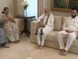 prime minister narendra modi to visit arun jaitley home विदेश यात्रा से लौटते ही दोस्त जेटली के घर पहुंचे पीएम मोदी, परिजनों से की मुलाकात