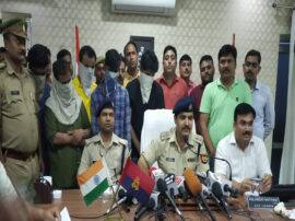 ग्राहक बनकर कैब लूटते थे, ओएलएक्स पर बेच देते थे, लखनऊ पुलिस ने इस तरह पकड़ा हाईटेक गैंग Hightech cab theif gang busted by lucknow police ग्राहक बनकर कैब लूटते थे, ओएलएक्स पर बेच देते थे, लखनऊ पुलिस ने इस तरह पकड़ा हाईटेक गैंग