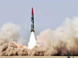 Pakistan test ghaznavi missile पाकिस्तान ने सतह से सतह पर मार करने वाली बैलिस्टिक मिसाइल ‘गजनवी’ का परीक्षण किया: सेना