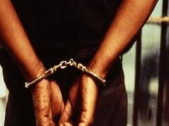 नोएडा में इनामी बदमाश गिरफ्तार, शराब कारोबारी की हत्या में वांछित था