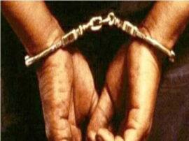 हाथरस: छात्रवृत्ति घोटाले में पूर्व जिला समाज कल्याण अधिकारी गिरफ्तार Former district social welfare officer arrested in hathras in scholarship हाथरस: छात्रवृत्ति घोटाले में पूर्व जिला समाज कल्याण अधिकारी गिरफ्तार