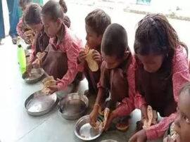 Case registered against journalist who reported mid day meal news mirzapur मिड डे मील के भोजन में नमक-रोटी खिलाये जाने की खबर छापने वाले पत्रकार पर मुकदमा