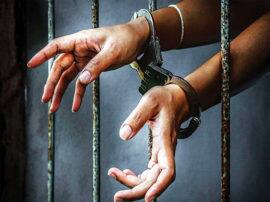 फर्जी IPS बन लड़कियों से करता था चैटिंग, असली IPS को मां-बेटी करने लगी ब्लैकमेल; तीनों गिरफ्तार Mother daughter and person using fake Facebook ID arrested for blackmailing IPS noorul hasan in Bareilly फर्जी IPS बन लड़कियों से करता था चैटिंग, असली IPS को मां-बेटी करने लगी ब्लैकमेल; तीनों गिरफ्तार