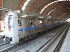 मेट्रो ट्रेन के सामने कूद कर एक व्यक्ति ने खुदकुशी की, ब्लू लाइन सेवा कुछ देर के लिए हुई बाधित