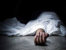 नोएडा: कमरे में मिला बैंक मैनेजर का शव, मौके से नशीली दवा के आठ इंजेक्शन बरामद noida Bank Manager Dead body found in room नोएडा: कमरे में मिला बैंक मैनेजर का शव, मौके से नशीली दवा के आठ इंजेक्शन बरामद