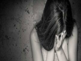 नोएडा: अंधेरे का फायदा उठाकर महिला के साथ बलात्कार की कोशिश, आरोपी फरार unknown man tried to rape with woman in noida नोएडा: अंधेरे का फायदा उठाकर महिला के साथ बलात्कार की कोशिश, आरोपी फरार