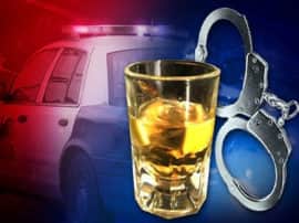 ग्रेटर नोएडा में पुलिस को मिली कामयाबी, होंडा सिटी से की जा रही थी शराब की तस्करी, तस्कर गिरफ्तार Noida police arrested liquor smuggler ग्रेटर नोएडा में पुलिस को मिली कामयाबी, होंडा सिटी से की जा रही थी शराब की तस्करी, तस्कर गिरफ्तार