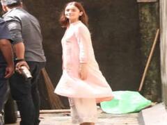 संजय लीला भंसाली ऑफिस के बहार एथनिक लुक में स्पॉट हुईं आलिया भट्ट