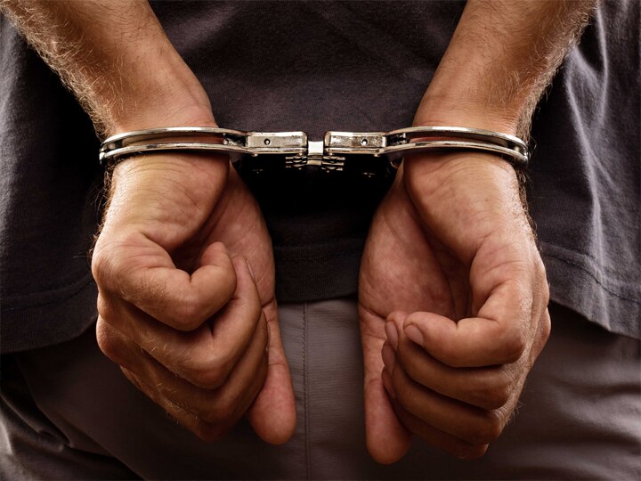 सरकारी जमीन पर कब्जा कर इमारत बनाने वाला बिल्डर गिरफ्तार, जारी रहेगी कार्रवाई Builder arrested due to occupying government land in noida