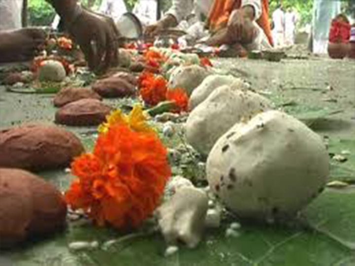 प्रयाग में मुंडन संस्कार के साथ शुरू होता है पिंडदान, पितरों को मिलती है जीवन- मरण के बंधन से मुक्ति