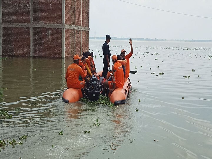 प्रयागराज में बाढ़ से हाहाकार, एनडीआरएफ को सौंपा गया राहत व बचाव का काम