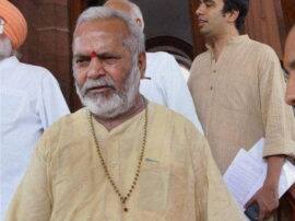 rape victim reaches at court to record statement against swami chinmayanand स्वामी चिन्मयानंद पर रेप का आरोप लगाने वाली पीड़िता पहुंची कोर्ट, हो सकती है गिरफ्तारी