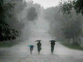 यूपी में कई नदियों ने किया खतरे के निशान को पार, मौसम विभाग की रिपोर्ट ने भी बढ़ाई टेंशन heavy rainfall forecast in next 48 hours in uttar pradesh यूपी में कई नदियों ने किया खतरे के निशान को पार, मौसम विभाग की रिपोर्ट ने भी बढ़ाई टेंशन