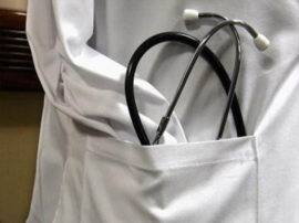 Health department starts campaign against Quackery in agra आगरा में स्वास्थय विभाग ने झोला छाप डॉक्टरों के खिलाफ कार्रवाई की, सात के खिलाफ एफआईआर दर्ज