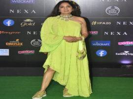 नीना ने आईफा अवार्ड में अपने इस लुक से लूटी महफिल Neena robbed of this look at the IIFA Awards नीना ने आईफा अवार्ड में अपने इस लुक से लूटी महफिल