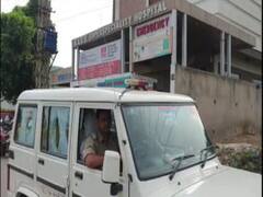 मथुरा: कम्पाउंडर पर नाबिलग के साथ दुष्कर्म का आरोप, अस्पताल में हुआ जमकर हंगामा