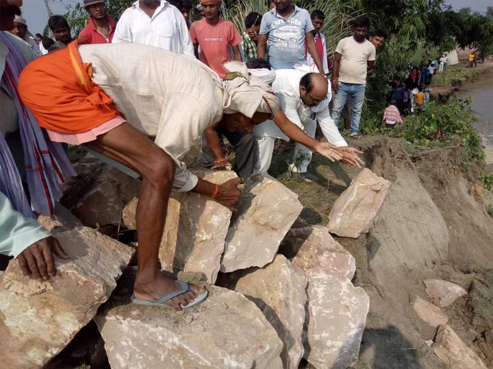 कुशीनगर: नारायणी नदी का कहर, बंधे के बचाव कार्य में हो रही लापरवाही