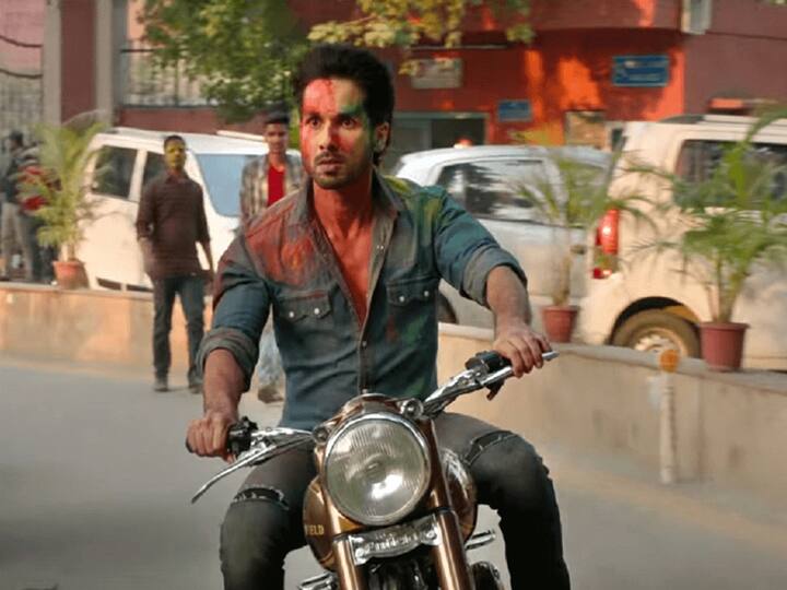 जब शाहरुख खान से कोई सवाल नहीं तो शाहिद से क्यों?