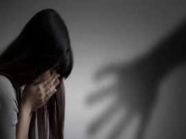 women rape in noida नोएडा: घर में घुसकर महिला से की मारपीट, जबरन रेप करने के बाद फरार हुआ आरोपी