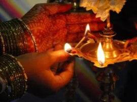 Lamp Lighting Importance in Home Samay Chakra ABP Ganga जानिए घर में खुशहाली लाने के लिए क्यों जरूरी है दीप जलाना