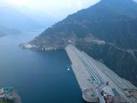दहशत का सबब बना टिहरी डैम, भूस्खलन से दहशत में गांववाले Villagers scared due to Tehri dam uttrakhand दहशत का सबब बना टिहरी डैम, भूस्खलन से दहशत में गांववाले