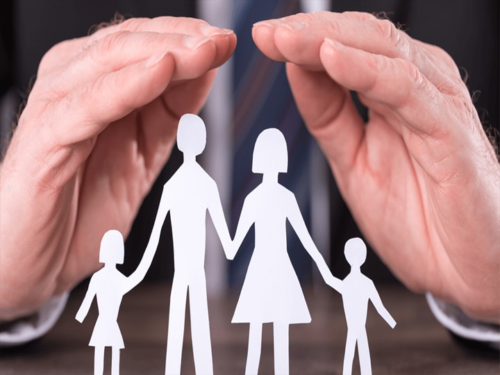 हेल्थ इंश्योरेंस लेना हुआ आसान, सालाना प्रीमियम भरने की जगह कर सकेंगे ये काम health insurance premiums in installments