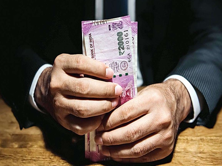 बैंक में सुरक्षित नहीं है आपकी गाढ़ी कमाई, जानें- कैसे अपने पैसों को रख सकते हैं सुरक्षित know where your money is safe
