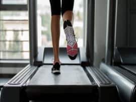 Engineer died during treadmill runing in noida नोएडा: ट्रेड मिल पर रनिंग के दौरान इंजीनियर की मौत...एक्सरसाइज के वक्त इन बातों का रखें ध्यान