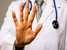 fight between doctors in king george medical college in lucknow मामूली विवाद को लेकर केजीएमयू में डॉक्टरों के बीच चले लात घूंसे, पुलिस ने दर्ज किया केस