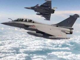 वायुसेना दिवस के मौके पर विमान दिखाएंगे हैरतअंगेज करतब, दुनिया देखेगी राफेल का दम- देखें तस्वीरें Air Show on the occasion of Air Force Day in Hindon Air Force Station वायुसेना दिवस के मौके पर विमान दिखाएंगे हैरतअंगेज करतब, दुनिया देखेगी राफेल का दम- देखें तस्वीरें