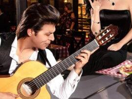 Shah Rukh Khan lookalike sets social media on fire Internet is Going Bonkers On This Jordan Photographer कौन है ये शख्स जो सोशल मीडिया पर शाहरुख बनकर धूम मचा रहा है