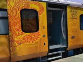 शानदार तेजस दौड़ने को तैयार, ATM समेत तमाम खूबीयों वाली ट्रेन में हवाई जहाज का मजा Tejas train ready to Run starts first journey on 4th October शानदार तेजस दौड़ने को तैयार, ATM समेत तमाम खूबीयों वाली ट्रेन में हवाई जहाज का मजा