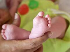 सीतापुर: प्राथमिक स्वास्थ्य केंद्र से गर्भवती महिला को भगाया, सड़क पर हुआ बच्चे का जन्म